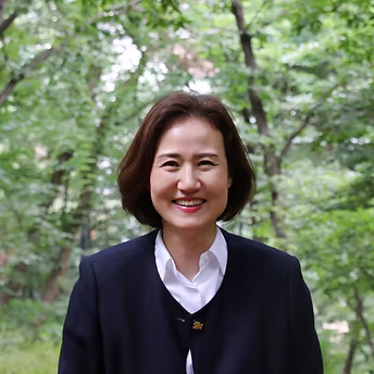 우 영